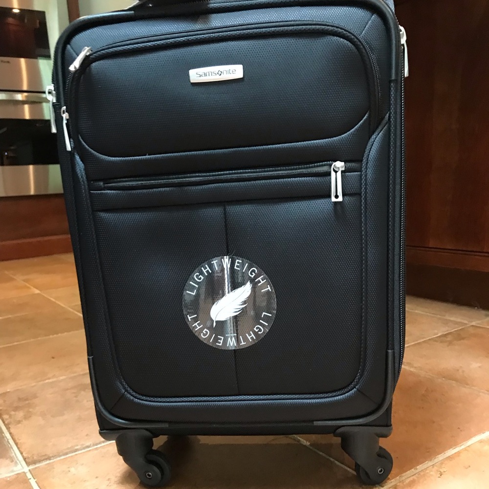 Samsonite 21” Swivel Carry On. LAST CHANCE TODAY!!